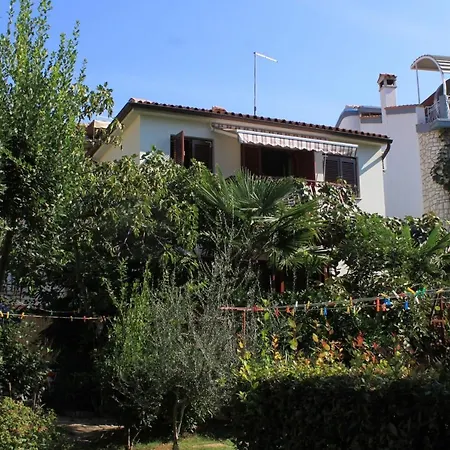 With A Parking Space - 7095