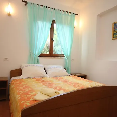 With A Parking Space - 7095 Apartamento Rovinj